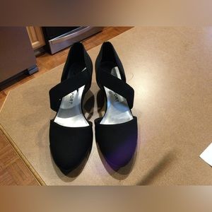 Anne Klein (AK) sport Tara wedge pump